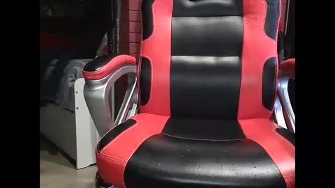 Snapshot of pils001 chatting on 09-20-25, 05:03 Pils online show from 09-20-25, 05:03