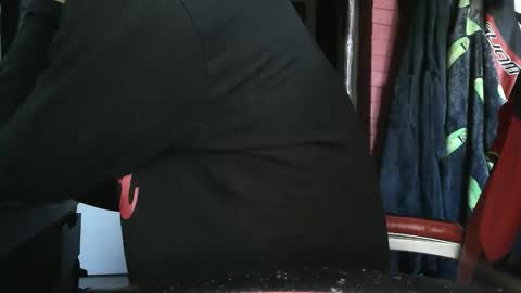 Snapshot of pils001 chatting on 09-28-25, 04:01 Pils online show from 09-28-25, 04:01