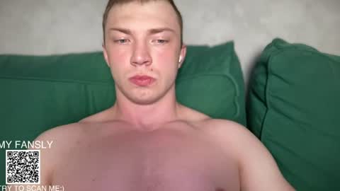 Snapshot of pimple_gang chatting on 06-12-26, 01:26 Sasha online show from 06-12-26, 01:26