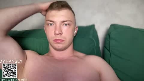 Snapshot of pimple_gang chatting on 06-25-26, 10:36 Sasha online show from 06-25-26, 10:36