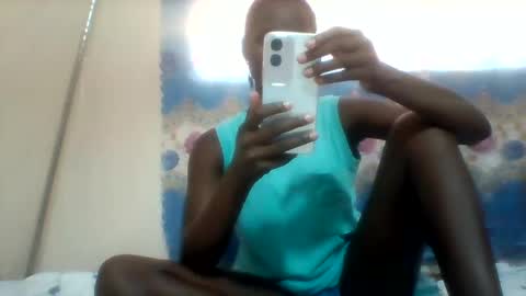 Snapshot of pinah1997 chatting on 02-05-25, 10:19 pinah1997 online show from 02-05-25, 10:19