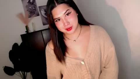 Ivy Morningstar online show from 05-17-26, 01:36