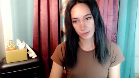 Snapshot of pinay_lucy chatting on 11-06-25, 11:59 lucyLove online show from 11-06-25, 11:59