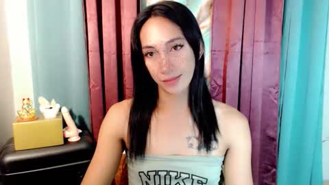 Snapshot of pinay_lucy chatting on 11-30-25, 12:47 lucyLove online show from 11-30-25, 12:47