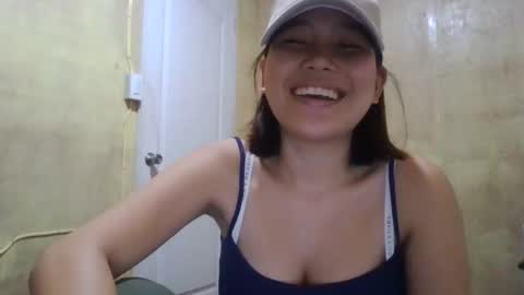 Mona Pinay online show from 04-21-26, 01:28