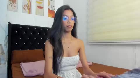 Snapshot of pinay_xpress chatting on 09-25-25, 05:44 TINA online show from 09-25-25, 05:44