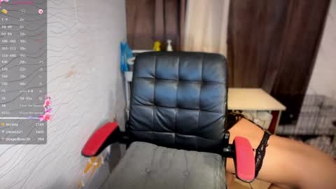 Snapshot of pinaycandice chatting on 11-16-25, 06:46 pinaycandice online show from 11-16-25, 06:46