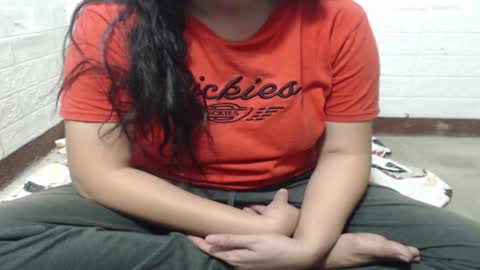 Snapshot of pinayhotcumbb chatting on 02-20-26, 10:43 mhae-mhae online show from 02-20-26, 10:43