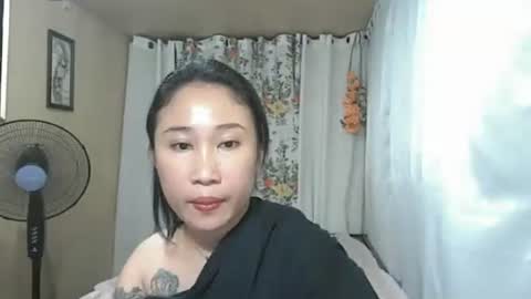 Snapshot of pinayhotty_yumie chatting on 04-30-26, 10:54 yumie online show from 04-30-26, 10:54