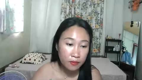 Snapshot of pinayhotty_yumie chatting on 06-08-26, 01:28 yumie online show from 06-08-26, 01:28
