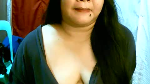 Snapshot of pinayjona chatting on 10-19-25, 11:33 pinayjona online show from 10-19-25, 11:33