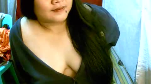 Snapshot of pinayjona chatting on 10-23-25, 10:36 pinayjona online show from 10-23-25, 10:36