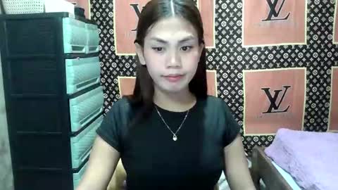 Snapshot of pinayloving_bella chatting on 03-28-26, 11:32 pinayloving_bella online show from 03-28-26, 11:32