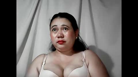 Snapshot of pinaymama12345 chatting on 05-11-26, 10:29 pinaymama12345 online show from 05-11-26, 10:29