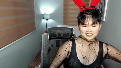 Snapshot of pinayprincesslyn chatting on 01-12-25, 12:23 Lyn the Lesbian online show from 01-12-25, 12:23