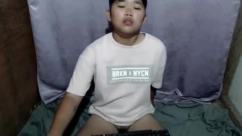 Snapshot of pinayprincesslyn chatting on 01-08-26, 10:12 Lyn the Lesbian online show from 01-08-26, 10:12