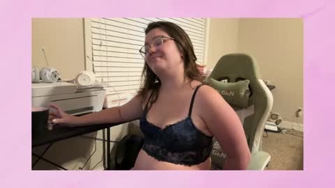 Pineapple Princess online show from 05-31-26, 12:30