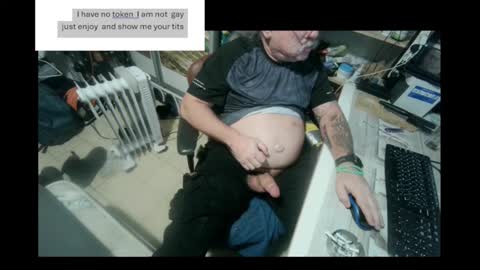 Snapshot of pini_z chatting on 12-22-24, 04:38 pini_z online show from 12-22-24, 04:38