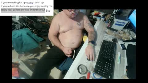 Snapshot of pini_z chatting on 01-17-25, 05:30 pini_z online show from 01-17-25, 05:30