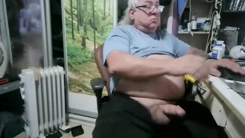 Snapshot of pini_z chatting on 02-27-26, 02:39 pini_z online show from 02-27-26, 02:39