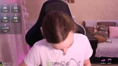 Snapshot of pink__sun chatting on 03-06-25, 06:26 Stephanie online show from 03-06-25, 06:26