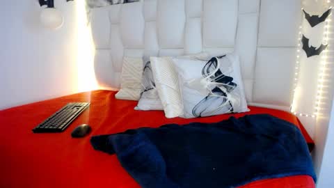 tiffany online show from 10-21-25, 06:41