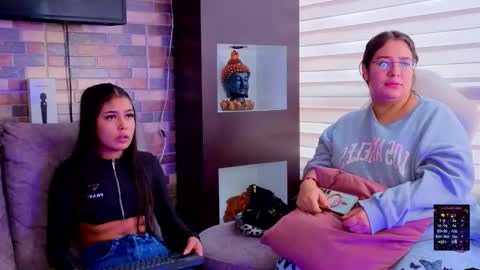 Snapshot of pink_as chatting on 02-16-26, 01:40 pink_as online show from 02-16-26, 01:40