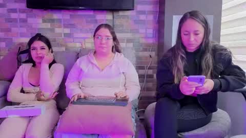 Snapshot of pink_as chatting on 02-17-26, 02:24 pink_as online show from 02-17-26, 02:24