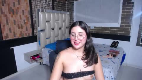 Snapshot of pink_fox03 chatting on 06-06-26, 08:57 pink_fox03 online show from 06-06-26, 08:57