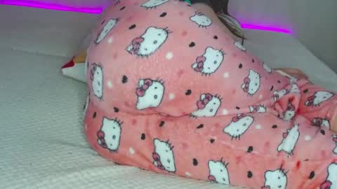 Snapshot of pink_pikachu_ chatting on 02-18-25, 04:48 Pikachu pika online show from 02-18-25, 04:48