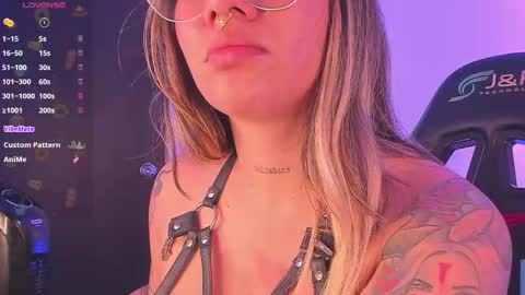 KELLY  online show from 10-25-25, 02:52