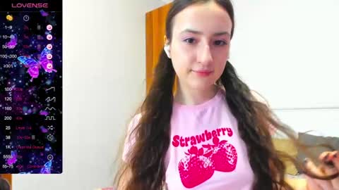 pink_soda33 online show from 06-12-26, 05:17