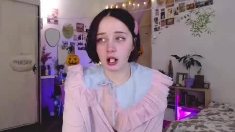 Snapshot of pink_soup chatting on 10-30-25, 07:14 Sony online show from 10-30-25, 07:14