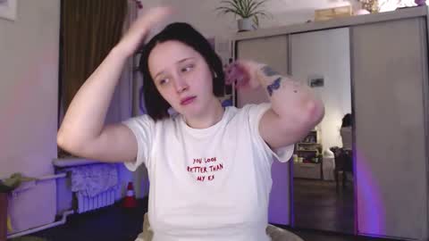 Snapshot of pink_soup chatting on 11-03-25, 05:58 Sony online show from 11-03-25, 05:58