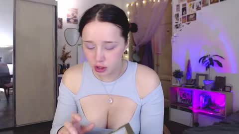 Snapshot of pink_soup chatting on 11-07-25, 04:07 Sony online show from 11-07-25, 04:07