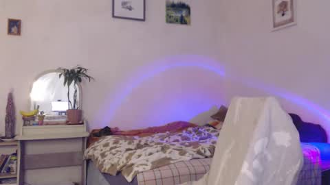 Snapshot of pink_soup chatting on 03-06-26, 07:21 Sony online show from 03-06-26, 07:21