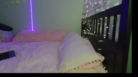 pink_tv online show from 10-03-25, 12:51