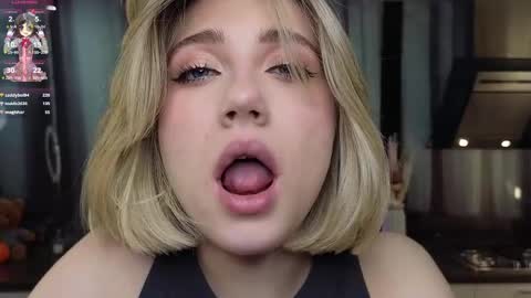 Adele online show from 02-25-25, 01:28