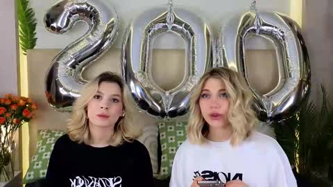 Adele online show from 11-10-25, 09:19