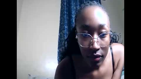 PinkyAura online show from 05-20-26, 07:09
