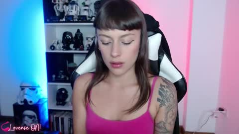 Snapshot of pinkcatlive chatting on 11-26-25, 11:06 Emily online show from 11-26-25, 11:06