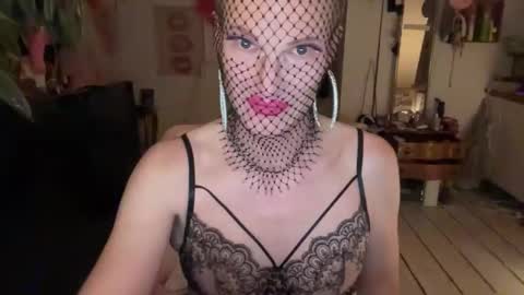 pinkfag online show from 11-27-25, 07:05