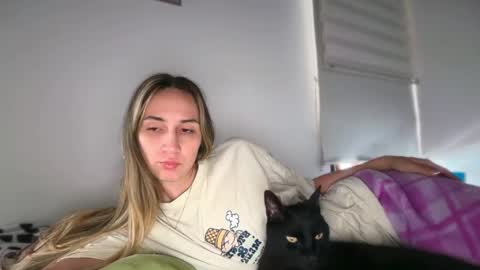 Snapshot of pinkilola chatting on 05-06-26, 01:38 Pinkilola online show from 05-06-26, 01:38