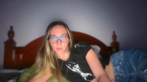 Snapshot of pinkilola chatting on 06-08-26, 01:28 Pinkilola online show from 06-08-26, 01:28