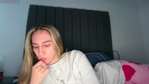 Pinkilola online show from 07-19-26, 05:27