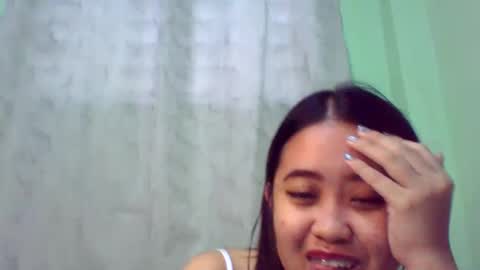 Snapshot of pinkish_shine chatting on 03-08-25, 04:23 Hi its me shine online show from 03-08-25, 04:23