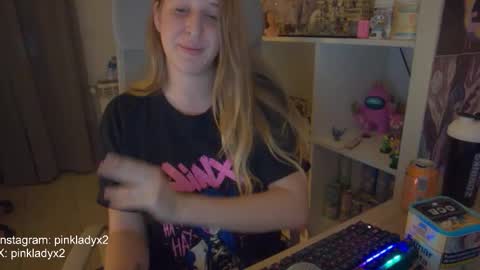 pinkladyx2 online show from 11-04-25, 06:40
