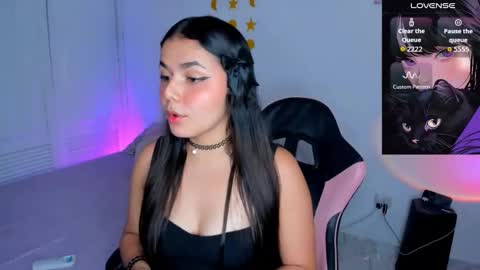 Sarah .. online show from 11-24-25, 07:13