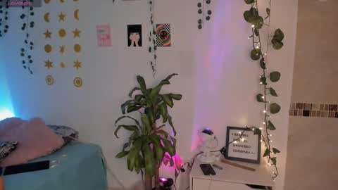 Sarah .. online show from 03-19-26, 06:56