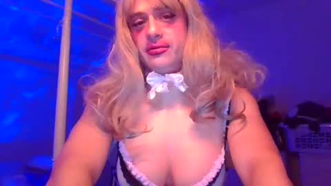 Snapshot of pinkpillbambi chatting on 02-11-25, 05:05 pinkpillbambi online show from 02-11-25, 05:05